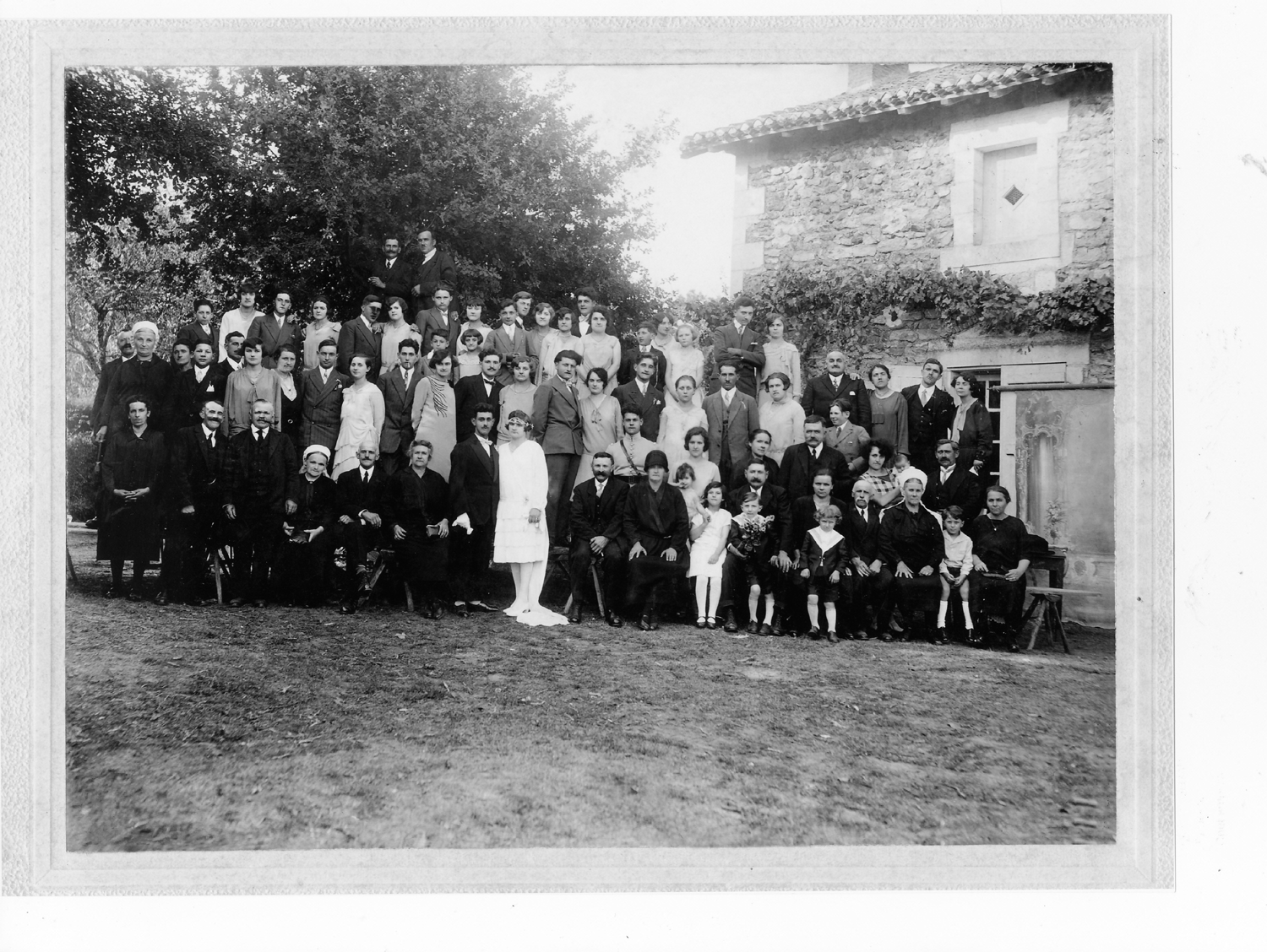 Photo de groupe du mariage d'Arsène Reau et Sylvie Métivier - 14 09 1929 - La Brissonnerie - Collection Gérard Reau