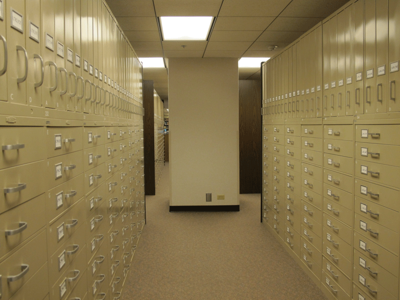 Des couloirs de tiroirs à microfilms - Collection privée